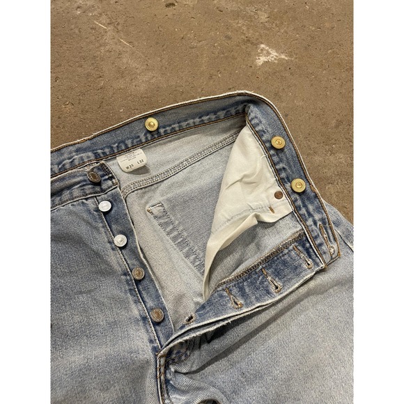 Levi's Light Wash Slim Straight Jeans - Picture 6 of 16